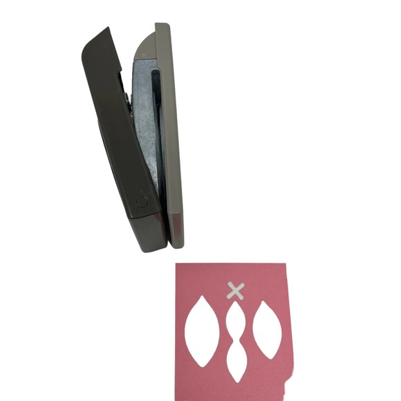 Stampin'‎ Up!  FESTIVE FLOWER BUILDER Paper Punch Poinsettia Christmas Scrapbook - Picture 3 of 4